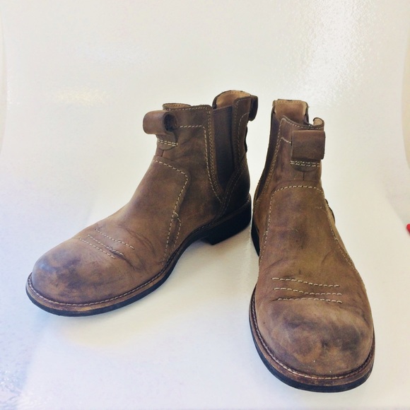 clarks chelsea boots for men